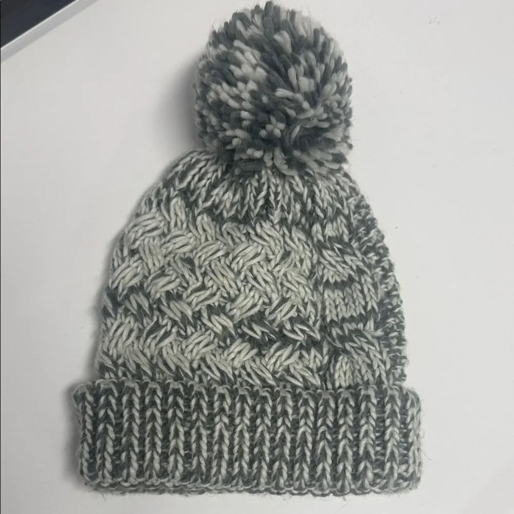 Chunky Knit Pom Beanie - HEADWEAR - Winter Accessory BRAND NEW